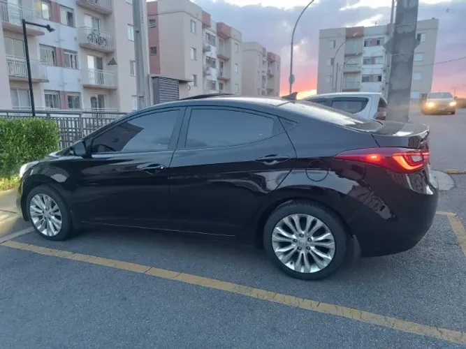 Hyundai Elantra GLS 2.0 16V Flex Aut. 2014
