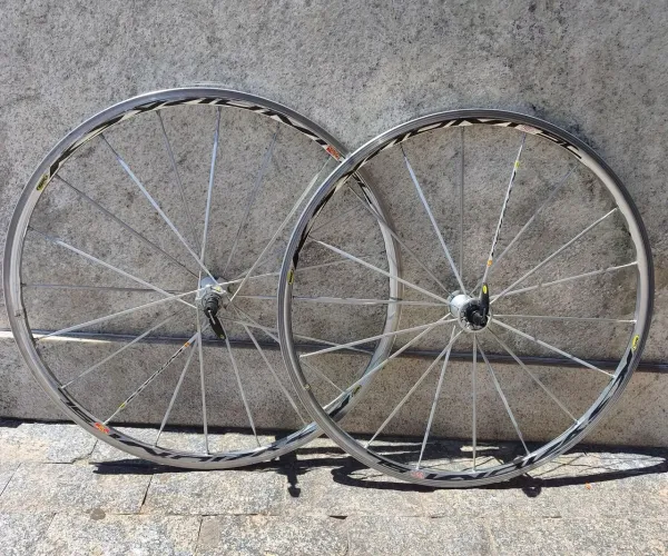Par de roda Mavic ksyriun SL,clincher sistema HG até 12 vel