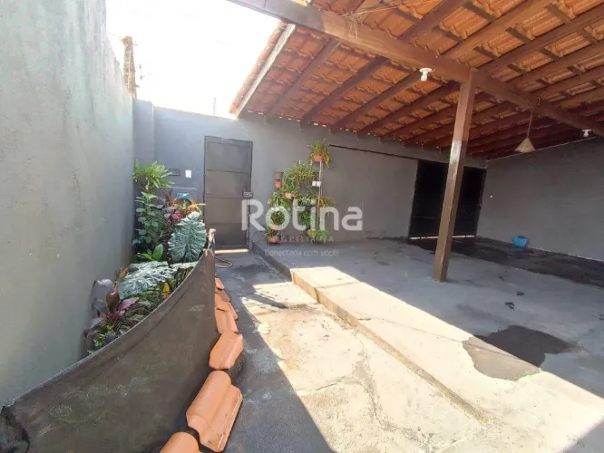 Casa à venda no Jardim Europa, em Uberlândia, com 4 quartos e quintal