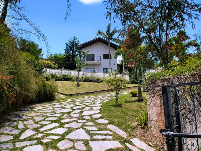 Casa a venda no condomínio Marambaia em Vinhedo, interior de São Paulo.