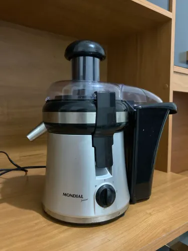 Centrífuga Mondial Juicer - extratora p/ fazer suco com qualquer fruta