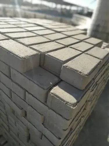 Paiver bloco de concreto usados retirar no Hauer