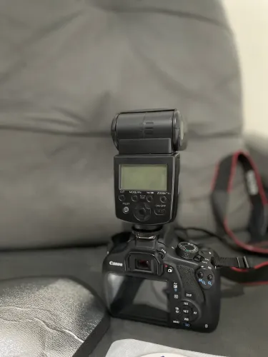CANON T5