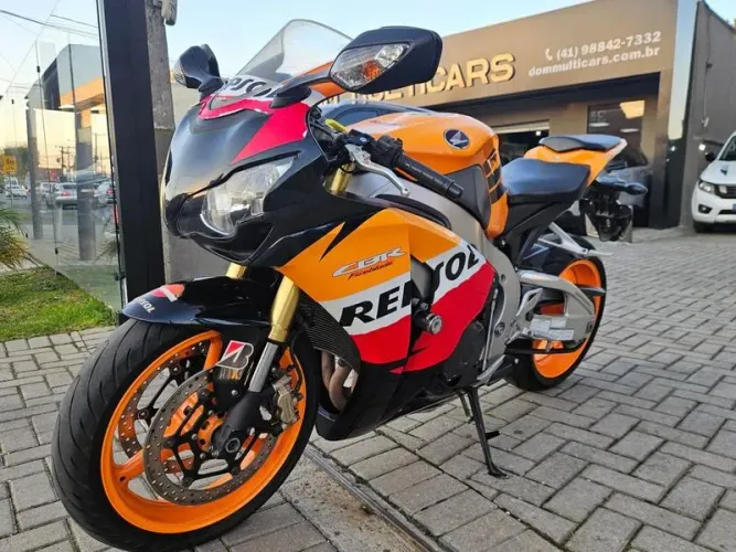 HONDA CBR 1000RR REPSOL 2011