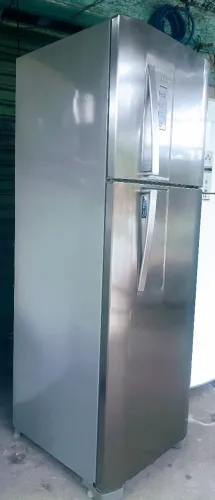 VENDO UMA GELADEIRA ELECTROLUX FROST FREE INOX DFX42 