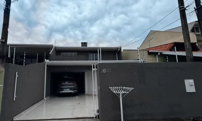 Sobrado No Sítio Cercado Com 5 Quartos