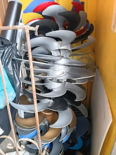 Vende-se hélice de vários ventiladores,de 30 cm,40 e 50cm39,30reia,40 cm 45,e 50 cm 60