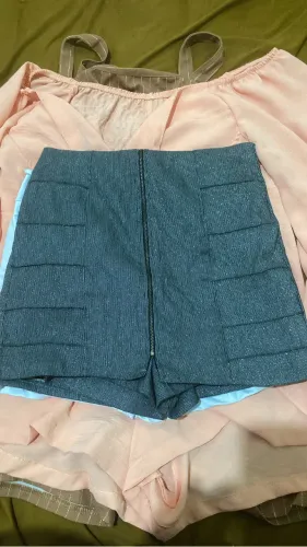 Camisas ,shorts e vestidos
