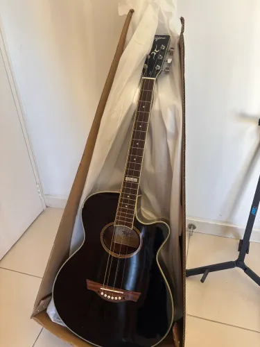 Tagima violão na caixa
