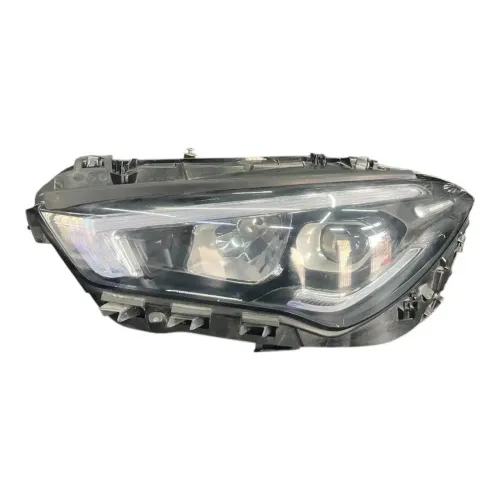 Farol da Mercedes CLA 200 Lado esquerdo 2020 A 2022
