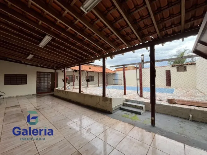 Casa comercial / residencial com 3 quartos para alugar, 285m² - Jardim Recreio