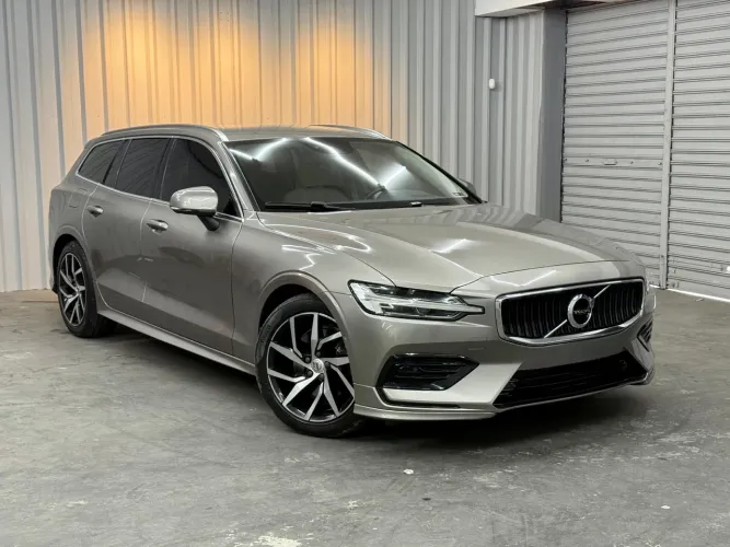 Volvo V60 T-5 Momentum 2.0 245cv 5P 2019
