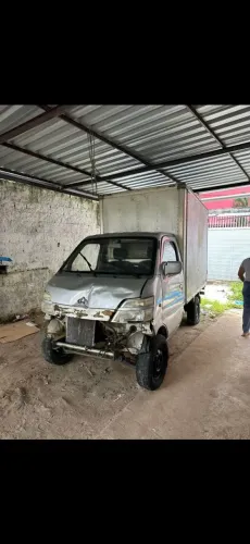 Vendo caminhonete ano 2012 aqueceu bateu junto do cabeçote