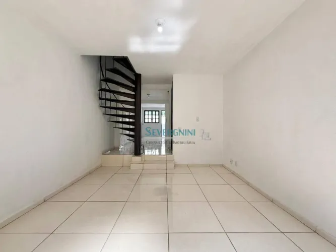 Sobrado com 2 dormitórios à venda, 73 m² por R$ 280.000,00 - Vila Cachoeirinha - Cachoeiri