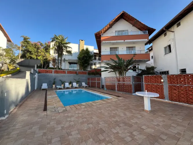 Casa em condomínio fechado com 02 quartos nas Braunes - Nova Friburgo - RJ