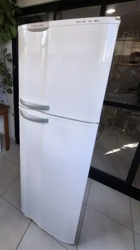 Geladeira Electrolux FROST FREE DF34 127V