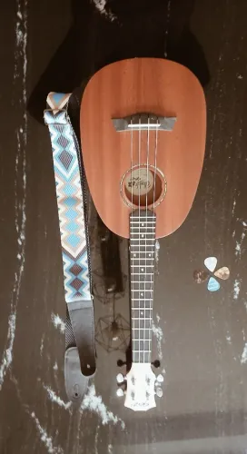 UKELELE SEIZI