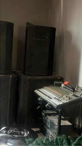 MESA DE SOM BEHRINGER 2442