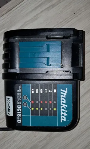 Carregador de bateria de Makita 