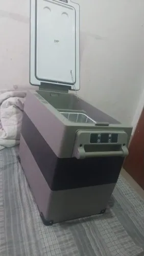 Vende se geladeira portátil