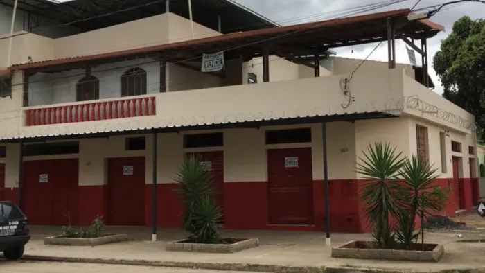 Predio Comercial e Residential, 2 Pavimentos, Terraço Coberto, 3 Quartos, 2 Suites, 440m²