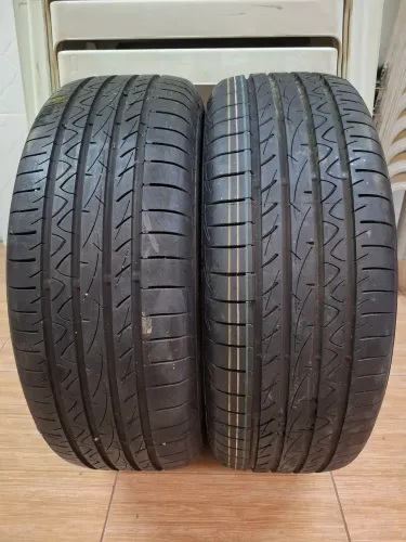 Pneus aro16 215/60/16 Continental
