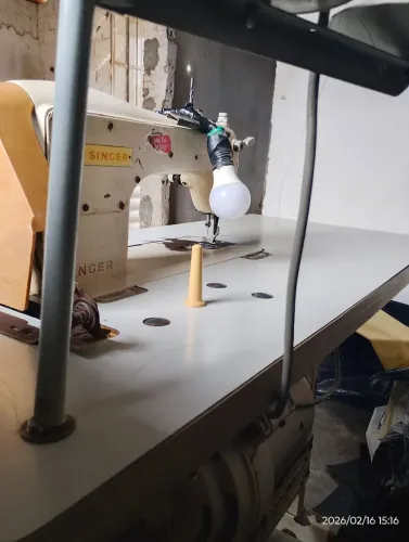 Máquina de costura industrial Reta