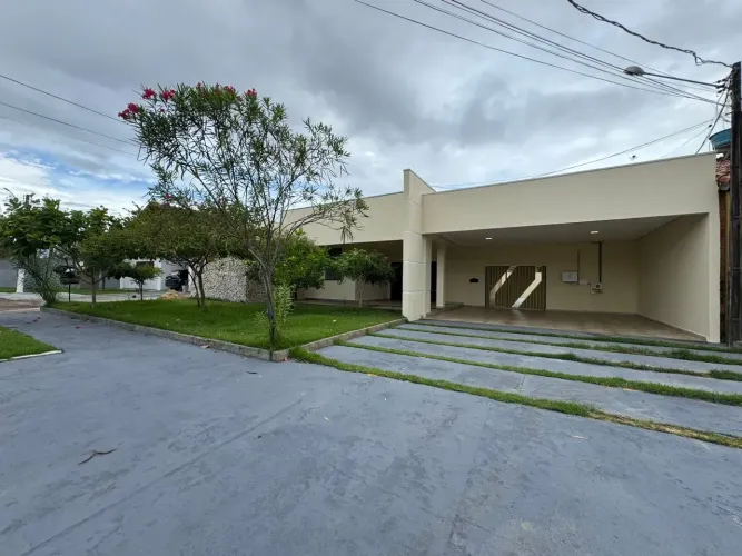 Casa Térrea Cond. Vila da Eletronorte setor oeste, com 4 suíte, sistema solar, piscina e m