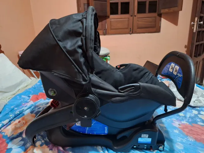 Bebê conforto Importado  Infanti Terni + base Isofix 0-13kg
