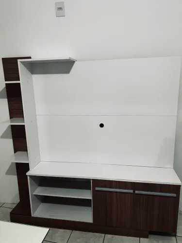 Estante pequena já montada e nova