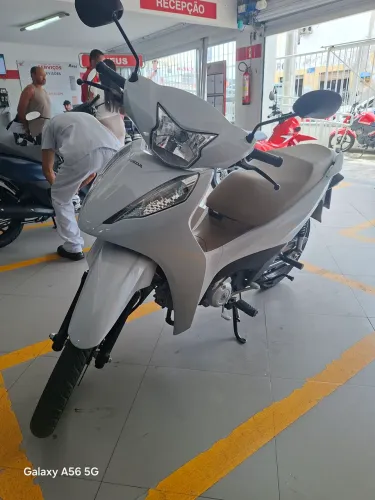 Vende-se Honda biz 25/26 com apenas 1.300 km rodados 