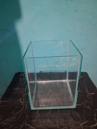 Aquário 16x16x20(5litros)