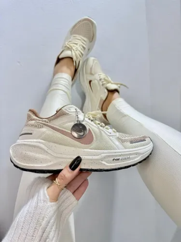 NIKE AIR ZOOM PEGASUS LUXO