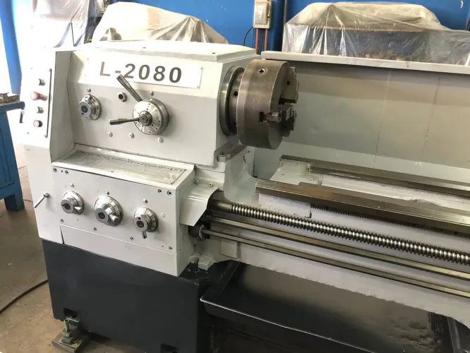 Torno Mecânico Cléver Modelo 2680 