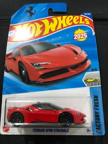Carrinho Hot Wheels Ferrari SF90 Stradale vermelha