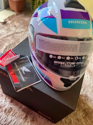Capacete modelo Honda novo na caixa. Tam 58