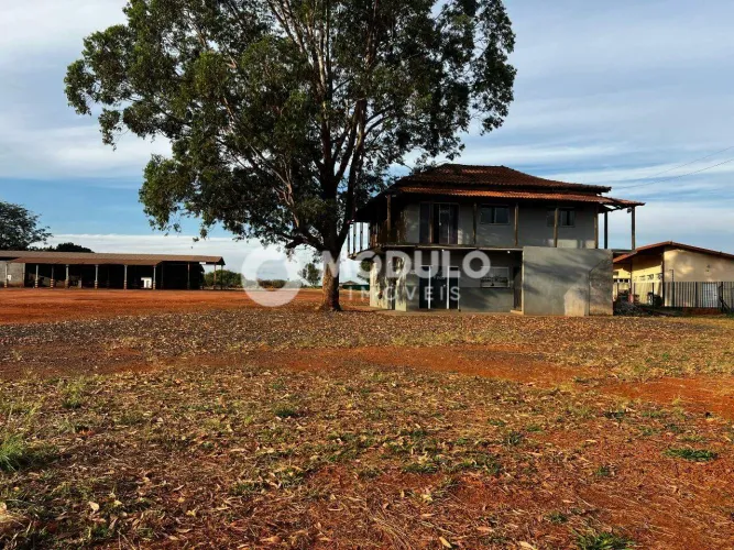 Área disponível para locação no bairro Alvorada.