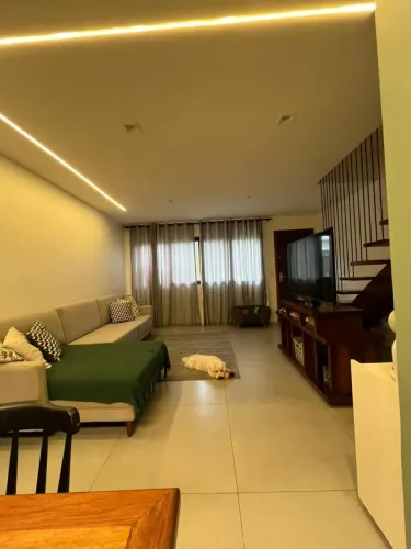 Casa de condomínio para venda possui 110 metros quadrados com 4 quartos