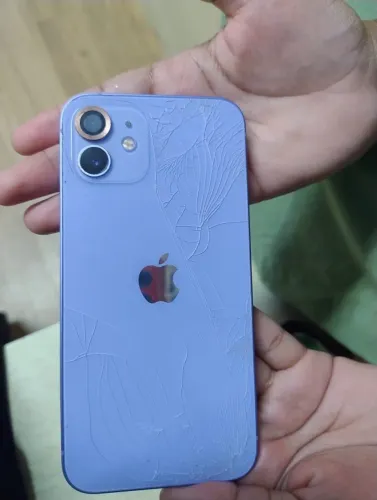 iPhone 12 semi novo