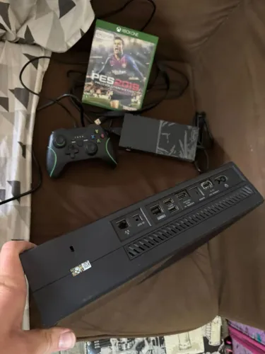 Xbox one impecável ( aceita trocas)