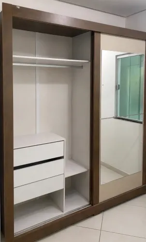 Guarda-roupas duas portas com espelho