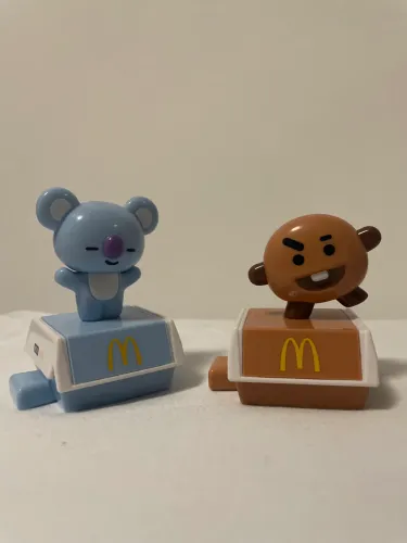 Brinquedos colecionáveis Mc Lanche Feliz BTS Koya e Shooky