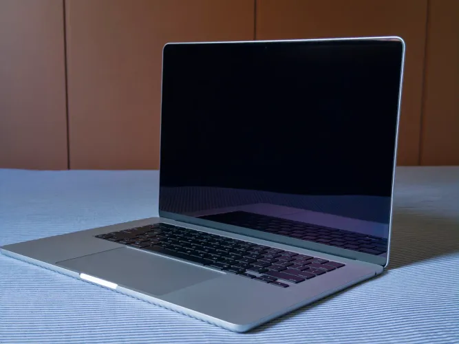 MacBook Air M4, 15 Polegadas, 512GB, Prata