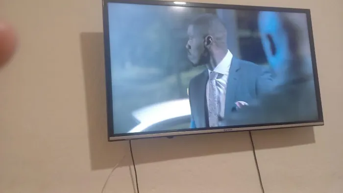 Vendo tv 39 polegadas não é esmt