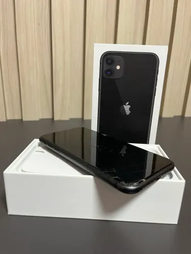 iPhone 11 256GB (tela frontal quebrada)