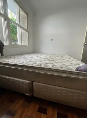 Vendo cama king size (colchão + box)