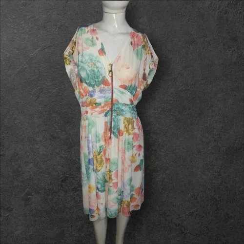 Vestido floral em tule forrado