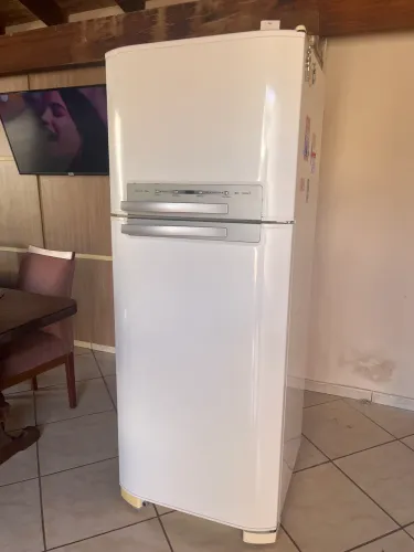 Geladeira Electrolux Frost Free 402L- Bem Conservada