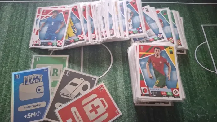 LOTE PREMIUM MASTER: +180 Cards Topps UEFA Euro 2024 (TODOS COM SLEEVES)