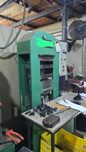 Prensa Hidráulica Para Borracha Vulcanização Platô  250mm